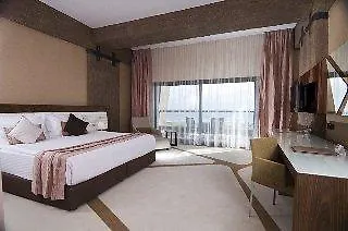 Nuhun Gemisi Deluxe